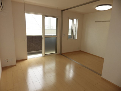 【居間・リビング】 | マイルストーン | ※同建物別室参考写真