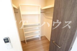 千葉市美浜区真砂２丁目のアパートの収納