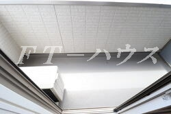 千葉市美浜区真砂２丁目のアパートのバルコニー