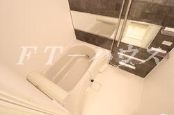 千葉市美浜区真砂２丁目のアパートの浴室