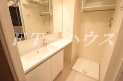 千葉市美浜区真砂２丁目のアパートの洗面所