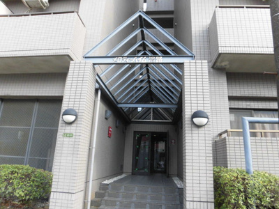 【エントランス】 | メロディーハイム淡路 | エントランスです