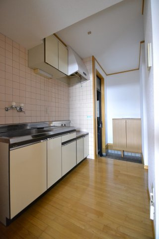 ウエスト長束のキッチン