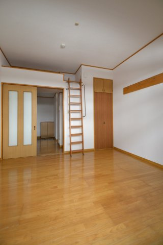 ウエスト長束の内装