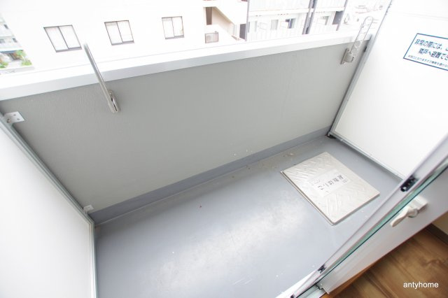 NOB西梅田　仲介手数料無料のバルコニー