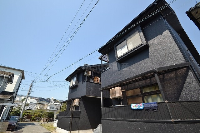 ウエスト長束の外観
