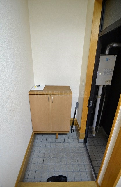 ウエスト長束の玄関