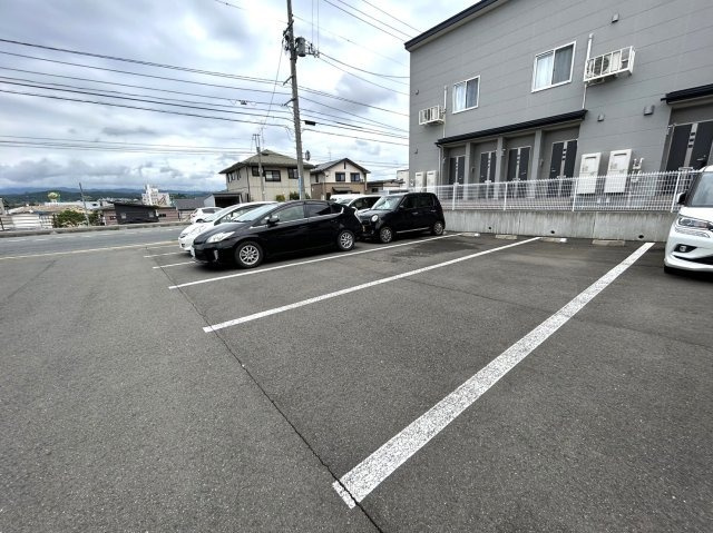 M’s Court（エムズコート）の駐車場|縦列区画