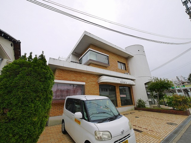 右京３丁目店舗の外観