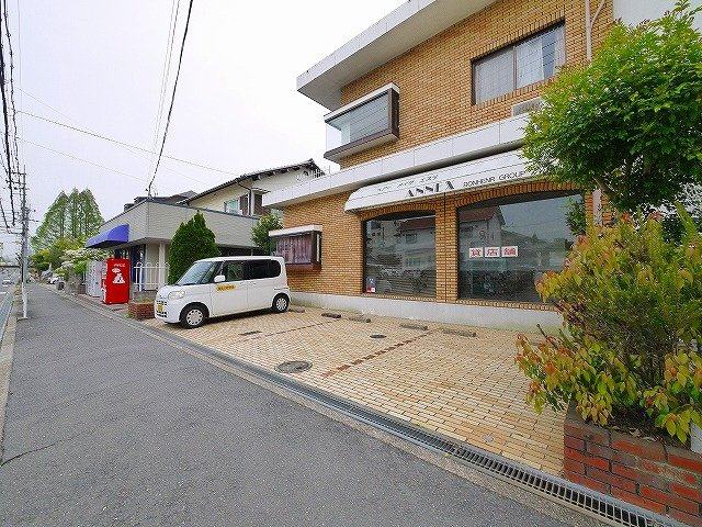 右京３丁目店舗の駐車場