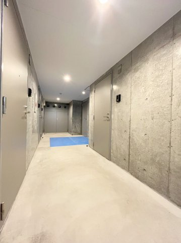 「防音マンション」ArtizA 西大井 Sonoriteのロビー|落ち着いたロビーです