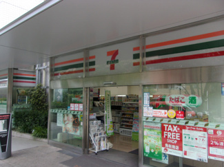 セブンイレブン新宿富久町店まで110ｍ
