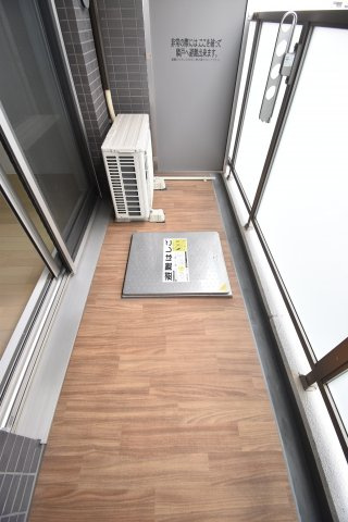 レオンコンフォート難波アッシュのバルコニー