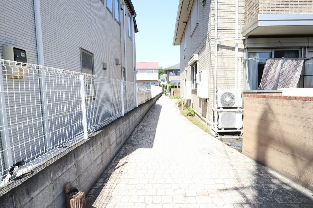 ローズコート・H・C棟のエントランス