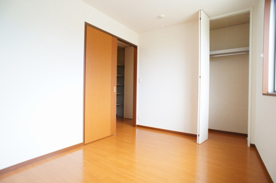 【収納】 | 【シャーメゾン】ジュネス壱番館 | 5.5帖洋室です