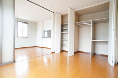 【収納】 | 【シャーメゾン】ジュネス壱番館 | 6.4帖洋室です