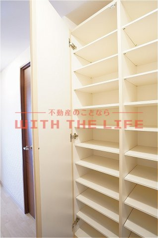 リ・エミネンス【キャッシュバック対象物件】の収納|大きなスペースがあり、収納には困りません