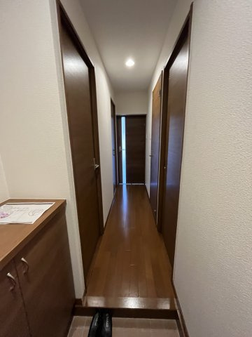 COLLINEの玄関|※実際と異なる場合は現況を優先します。