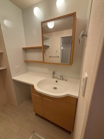 アクシア西本町の独立洗面台