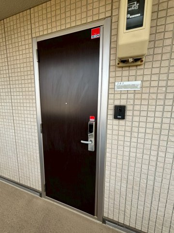 アクシア西本町の玄関