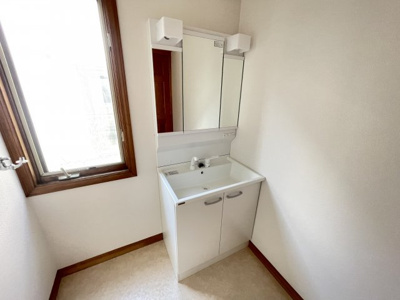 【独立洗面台】 | 熊谷市瀬南  中古住宅 | 現地(2023年4月撮影)