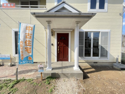 【玄関】 | 熊谷市瀬南  中古住宅 | 現地(2023年4月撮影)