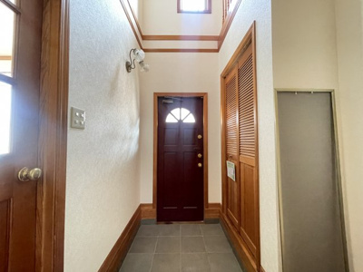 【玄関】 | 熊谷市瀬南  中古住宅 | 現地(2023年4月撮影)