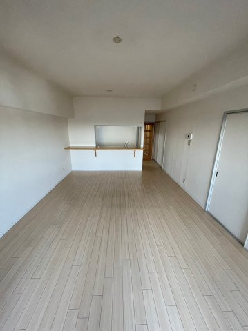 仲介手数料0円！！悠和苑の居間・リビング