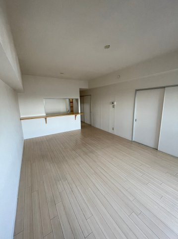 仲介手数料0円！！悠和苑の居間・リビング