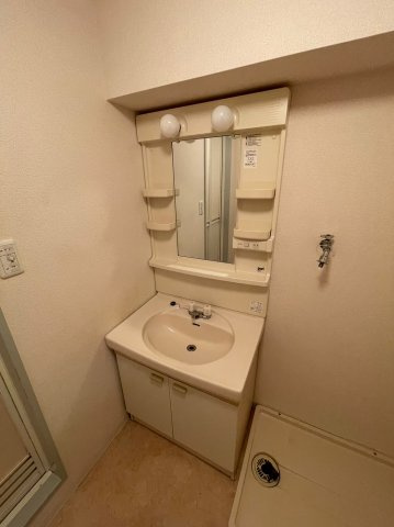 仲介手数料0円！！悠和苑の洗面所