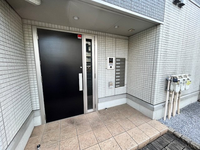 イースト河辺のエントランス