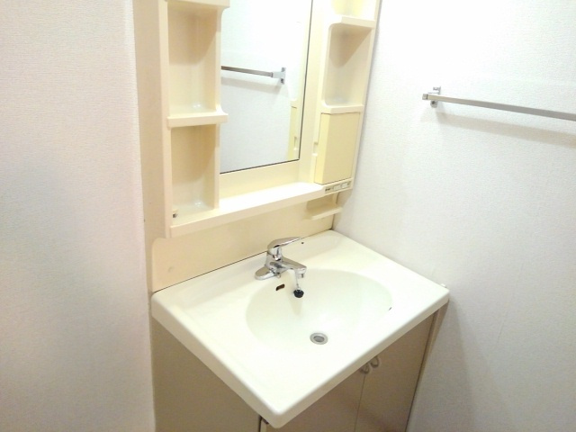 エランドールＣの独立洗面台|洗面所