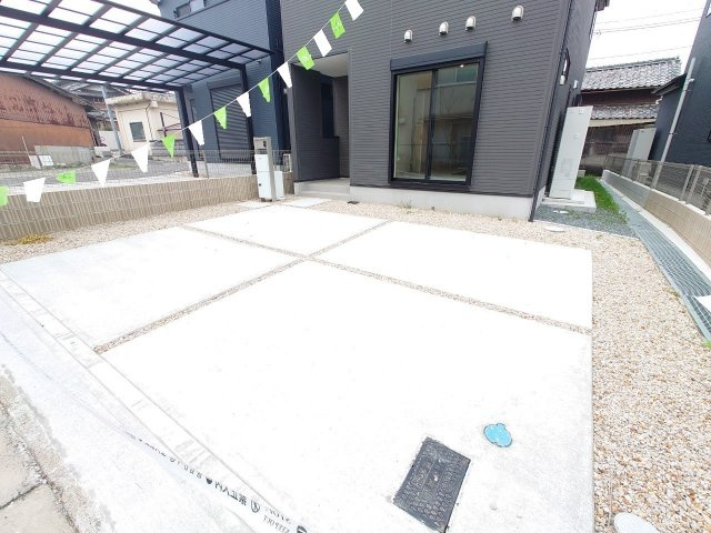 ◆安心・安全のオール電化住宅◆収納&設備豊富な４ＬＤＫ◆リナージュ相楽郡精華町祝園２１-１期の駐車場|駐車場