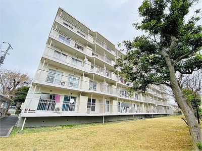 【外観】 | 【売主直売】東向地団地6号棟 | 棟全体で総戸数200戸、昭和５0年6月築、人気の高い2階部分です♪