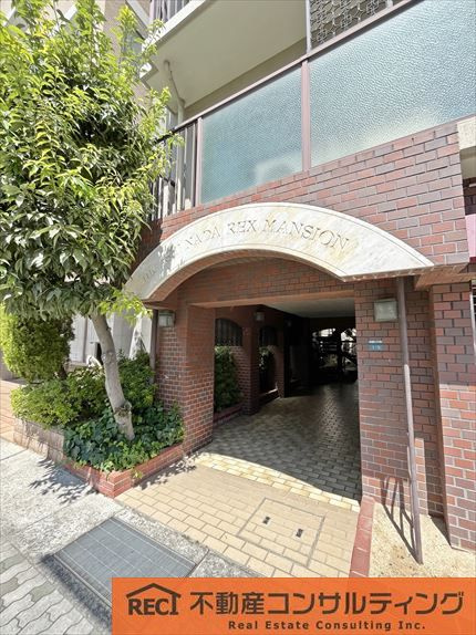 東灘レックスマンションのエントランス