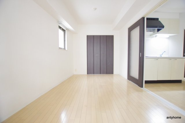 エスグランデ南森町　仲介手数料無料の洋室