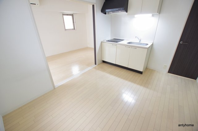 エスグランデ南森町　仲介手数料無料の居間・リビング