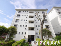 左近山団地4街区15号棟の画像