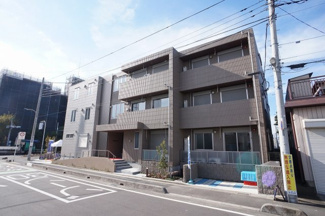 【外観】 | ３階建ての人目を引くヘーベルメゾンです