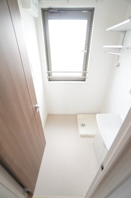 【洗面所】 | ピボワンヌ | ※同物件・反転タイプの写真です。