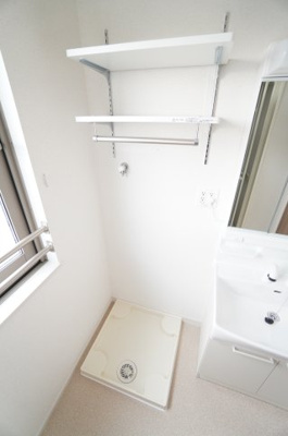 【洗面所】 | ピボワンヌ | ※同物件・反転タイプの写真です。