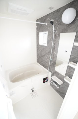 【浴室】 | ピボワンヌ | ※同物件・反転タイプの写真です。