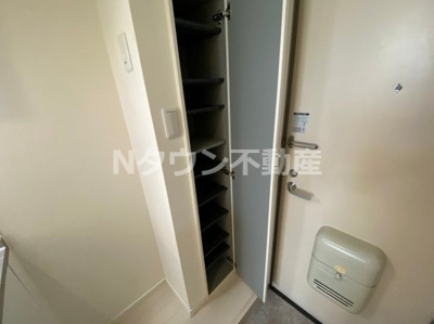 【玄関】 | VillaEmilia | きれいな玄関です