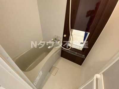 【浴室】 | VillaEmilia | お風呂で日々の疲れを落としましょう