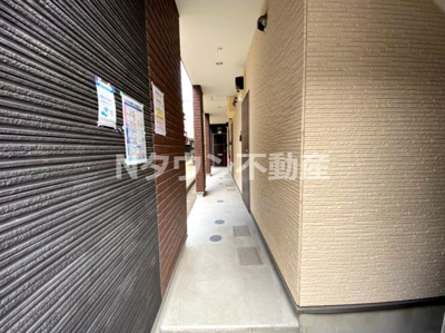 【エントランス】 | VillaEmilia | ゆとりのあるエントランスです