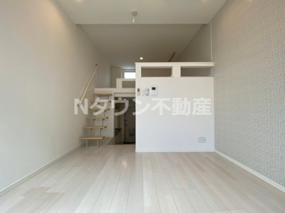 【居間・リビング】 | VillaEmilia | ゆったり過ごせるリビングです