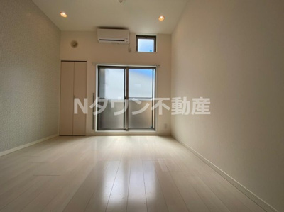 【居間・リビング】 | VillaEmilia | おしゃれなリビングです