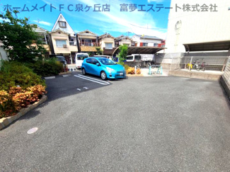 【駐車場】