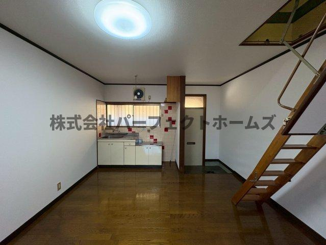 エステート走谷の居間・リビング|ゆったり過ごせるリビングです