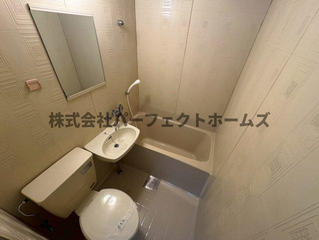 エステート走谷の洗面所|明るい洗面所です